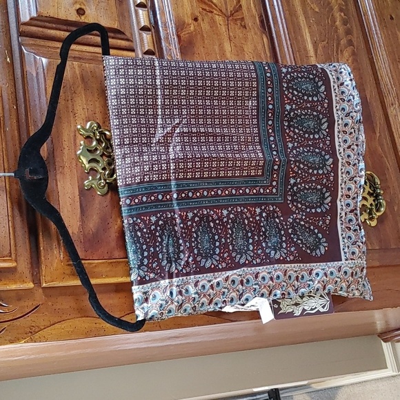 Nwt Beautiful Paisley & Geometric Print Scarf - Picture 2 of 12